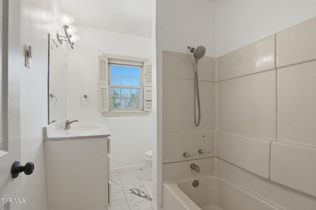 103 Sherwood Drive, Elizabethton, TN 37643