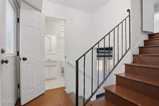 103 Sherwood Drive, Elizabethton, TN 37643