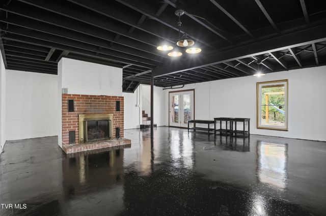 103 Sherwood Drive, Elizabethton, TN 37643