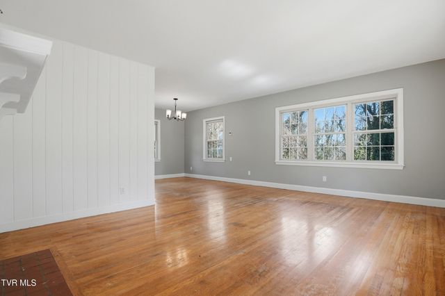 103 Sherwood Drive, Elizabethton, TN 37643