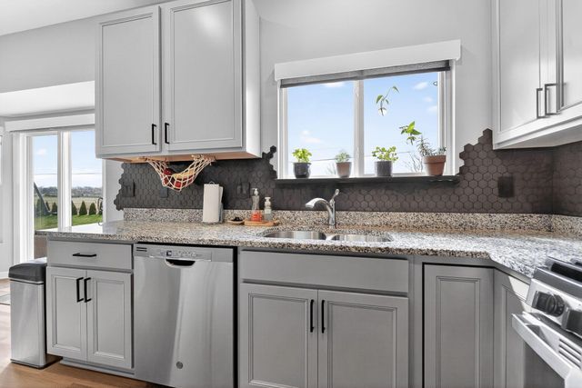 1735 Dickson Drive, Marysville, OH 43040