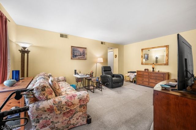 1300 Rock Ave F5, North Plainfield Boro, NJ 07060