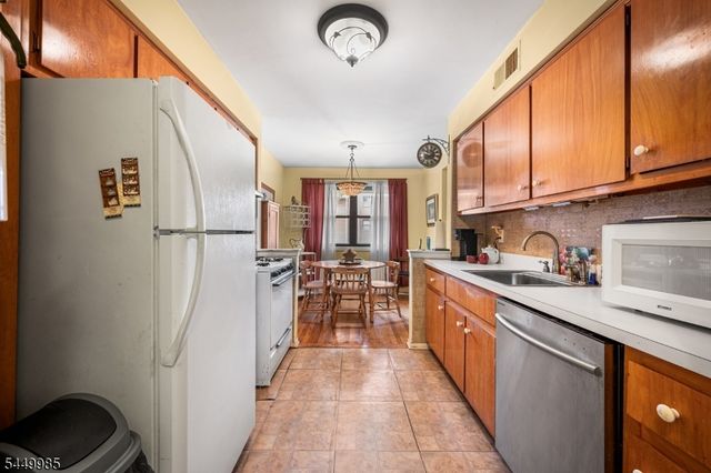 1300 Rock Ave F5, North Plainfield Boro, NJ 07060