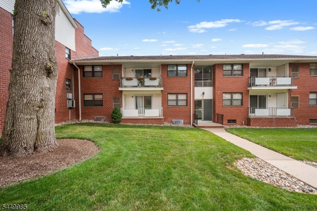 1300 Rock Ave F5, North Plainfield Boro, NJ 07060