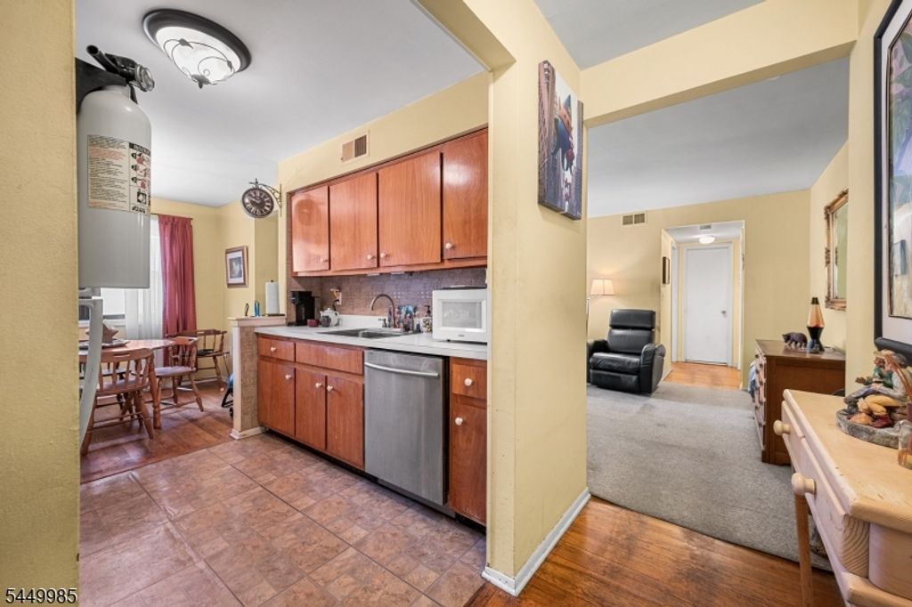 1300 Rock Ave F5, North Plainfield Boro, NJ 07060 — photo 5