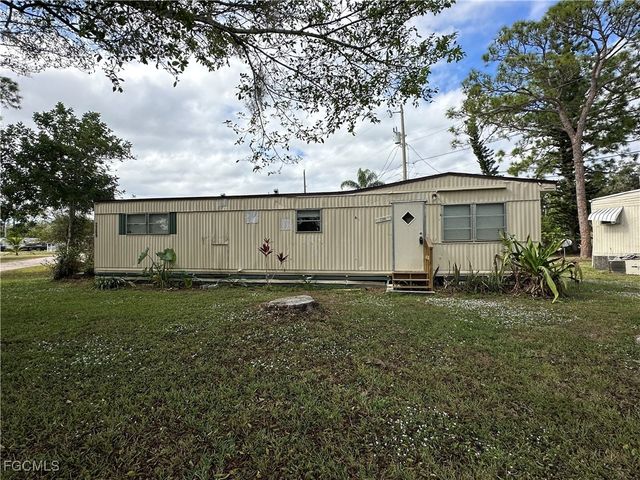 2268 Carlisle LN, North Fort Myers, FL 33917