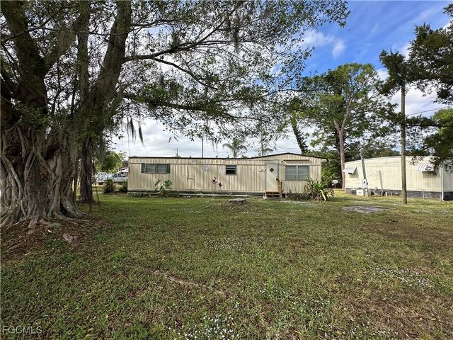 2268 Carlisle LN, North Fort Myers, FL 33917