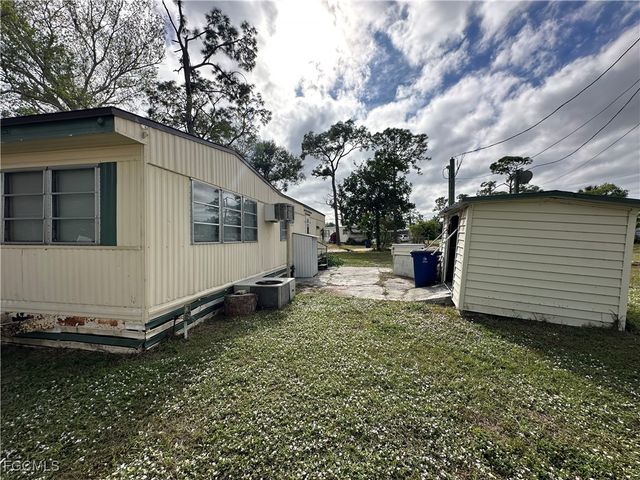 2268 Carlisle LN, North Fort Myers, FL 33917