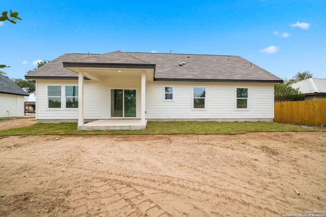 15129 Norvell, Lytle, TX 78052