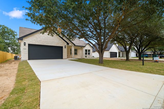 15129 Norvell, Lytle, TX 78052