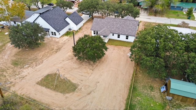 15129 Norvell, Lytle, TX 78052