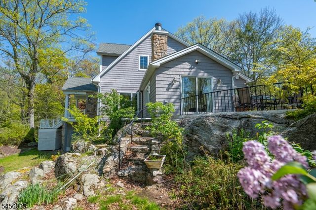 43 Brush Hill Rd, Kinnelon Boro, NJ 07405