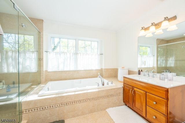43 Brush Hill Rd, Kinnelon Boro, NJ 07405