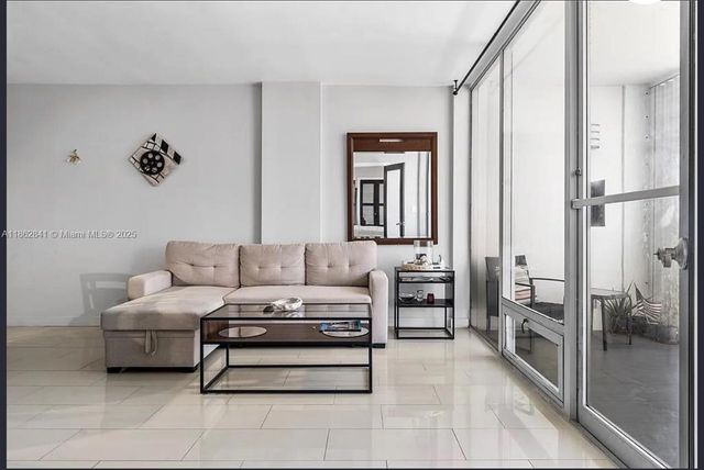 2200 NE 33rd Ave 16F, Fort Lauderdale, FL 33305