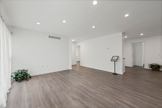 6777 Dandison Boulevard, West Bloomfield Twp, MI 48324