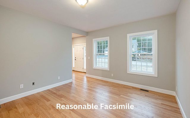 1 Southgate Drive, Londonderry, NH 03053