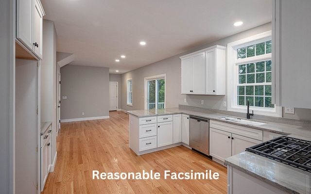 1 Southgate Drive, Londonderry, NH 03053