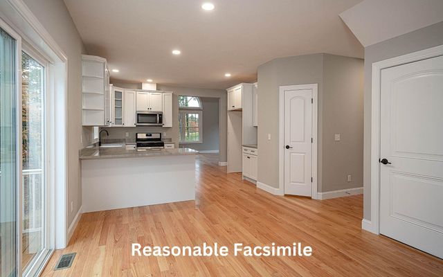 1 Southgate Drive, Londonderry, NH 03053