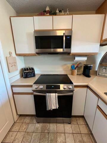 114 Millpoint Drive 14, Spring Lake Vllg, MI 49456