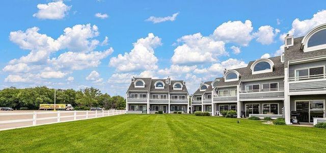 114 Millpoint Drive 14, Spring Lake Vllg, MI 49456