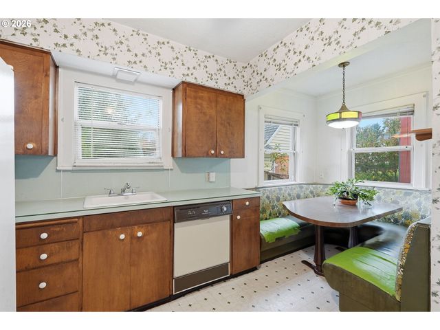 1915 Se 21ST Ave, Portland, OR 97214