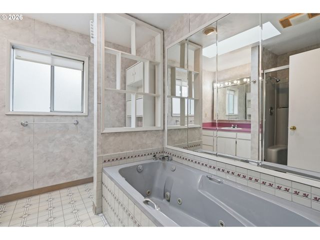1915 Se 21ST Ave, Portland, OR 97214