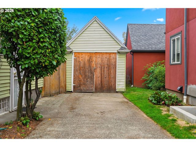 1915 Se 21ST Ave, Portland, OR 97214