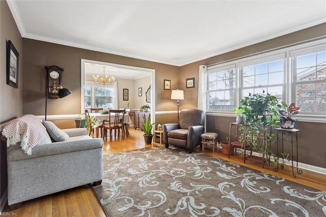 17 Bosch LN, Newport News, VA 23606