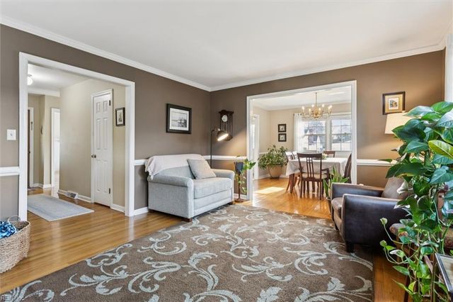 17 Bosch LN, Newport News, VA 23606