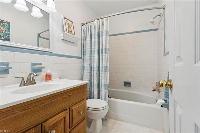 17 Bosch LN, Newport News, VA 23606