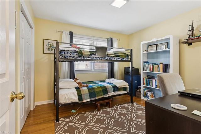 17 Bosch LN, Newport News, VA 23606