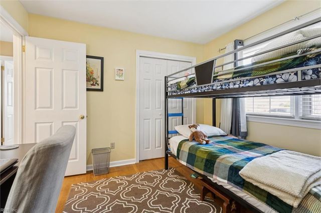 17 Bosch LN, Newport News, VA 23606