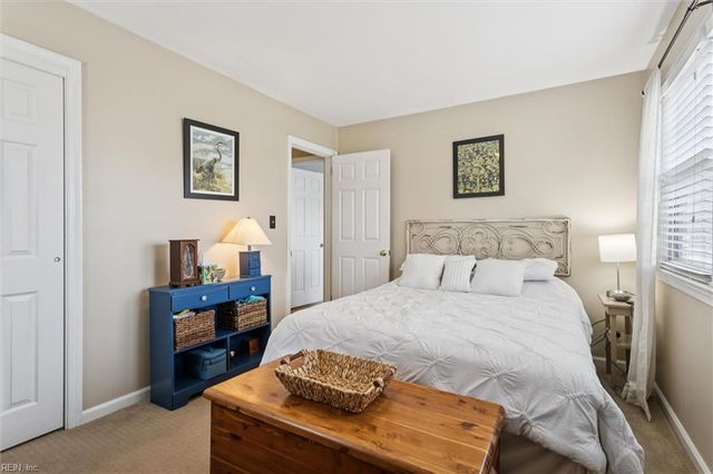 17 Bosch LN, Newport News, VA 23606