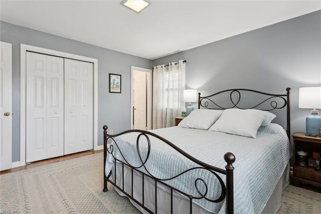 17 Bosch LN, Newport News, VA 23606