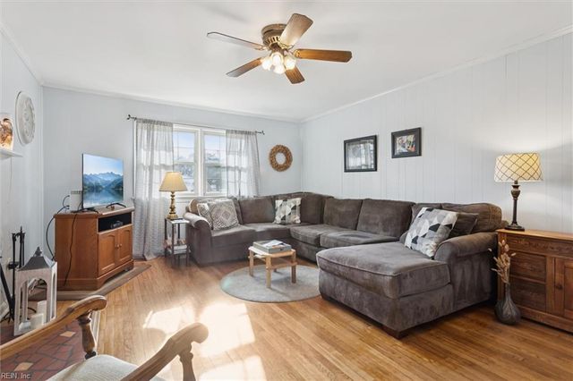 17 Bosch LN, Newport News, VA 23606