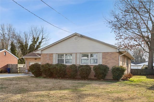 17 Bosch LN, Newport News, VA 23606