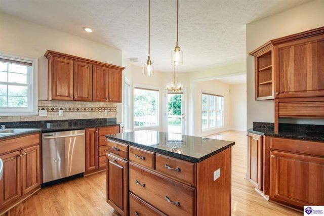 427 Deer Run Way, Elizabethtown, KY 42701
