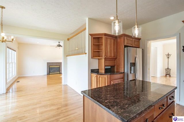 427 Deer Run Way, Elizabethtown, KY 42701