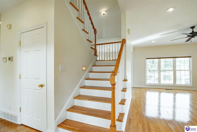 427 Deer Run Way, Elizabethtown, KY 42701