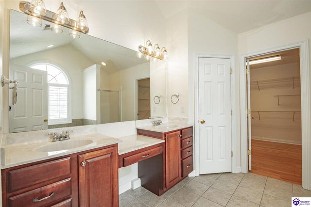 427 Deer Run Way, Elizabethtown, KY 42701