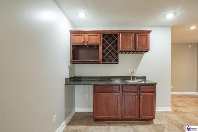 427 Deer Run Way, Elizabethtown, KY 42701