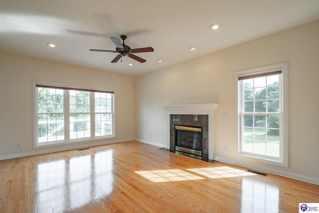 427 Deer Run Way, Elizabethtown, KY 42701