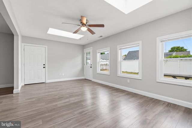 55 NATURE LN, Levittown, PA 19054