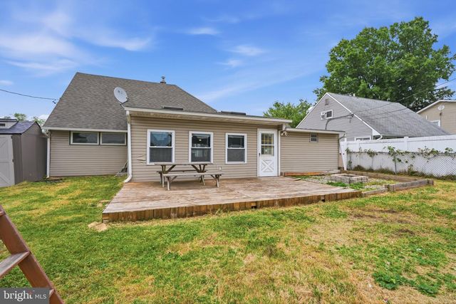 55 NATURE LN, Levittown, PA 19054