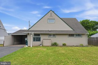 55 NATURE LN, Levittown, PA 19054
