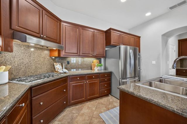 2833 Bickleigh Loop, Roseville, CA 95747