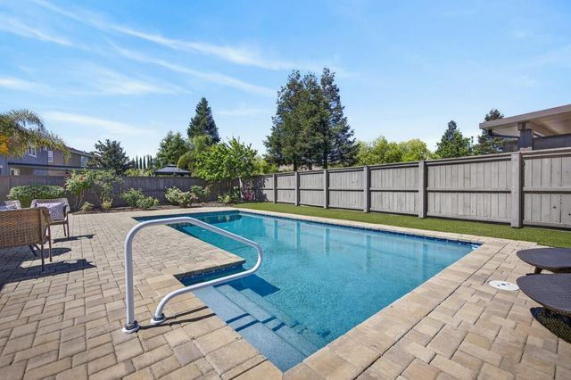 2833 Bickleigh Loop, Roseville, CA 95747