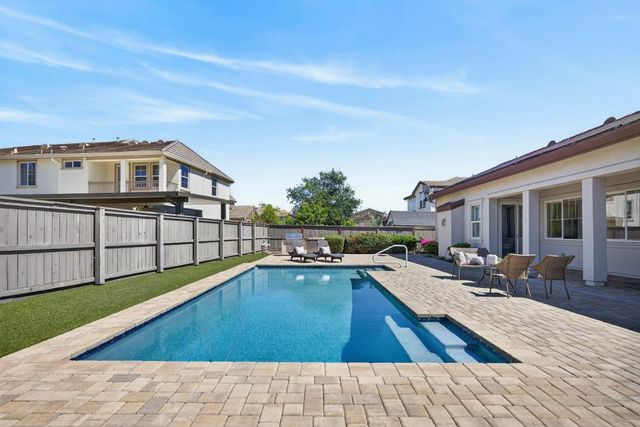 2833 Bickleigh Loop, Roseville, CA 95747