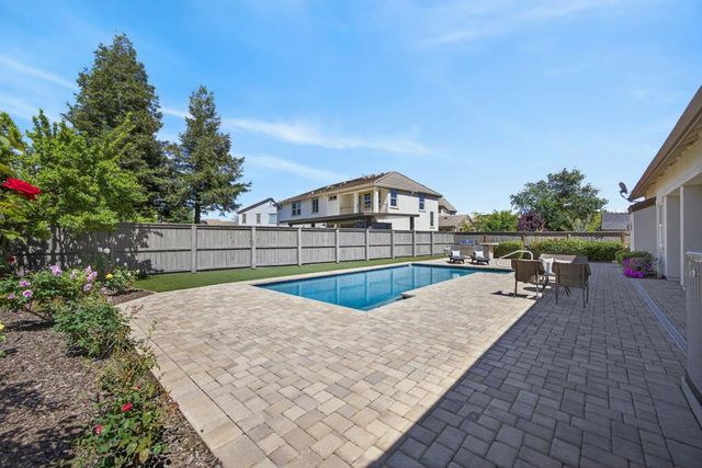 2833 Bickleigh Loop, Roseville, CA 95747