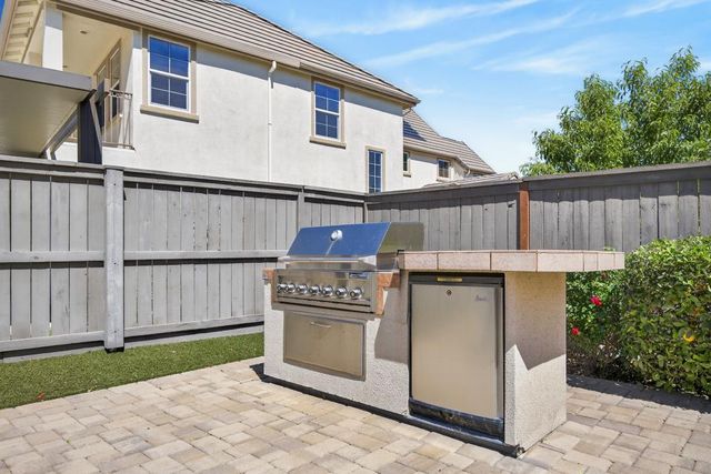 2833 Bickleigh Loop, Roseville, CA 95747